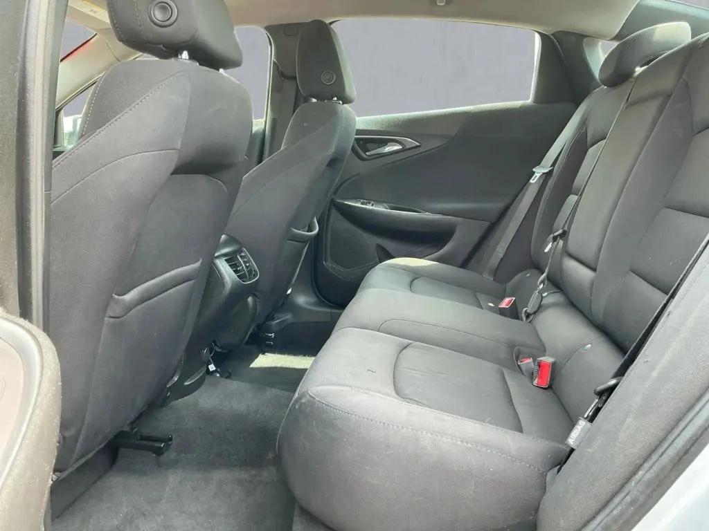 Chevrolet Malibu photo 14