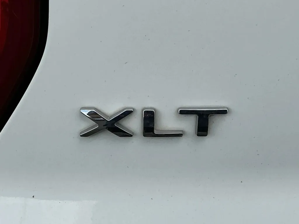 Ford Explorer photo 18