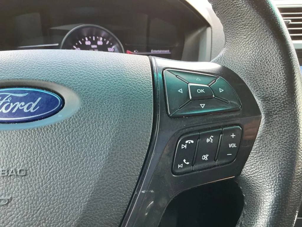 Ford Explorer photo 28