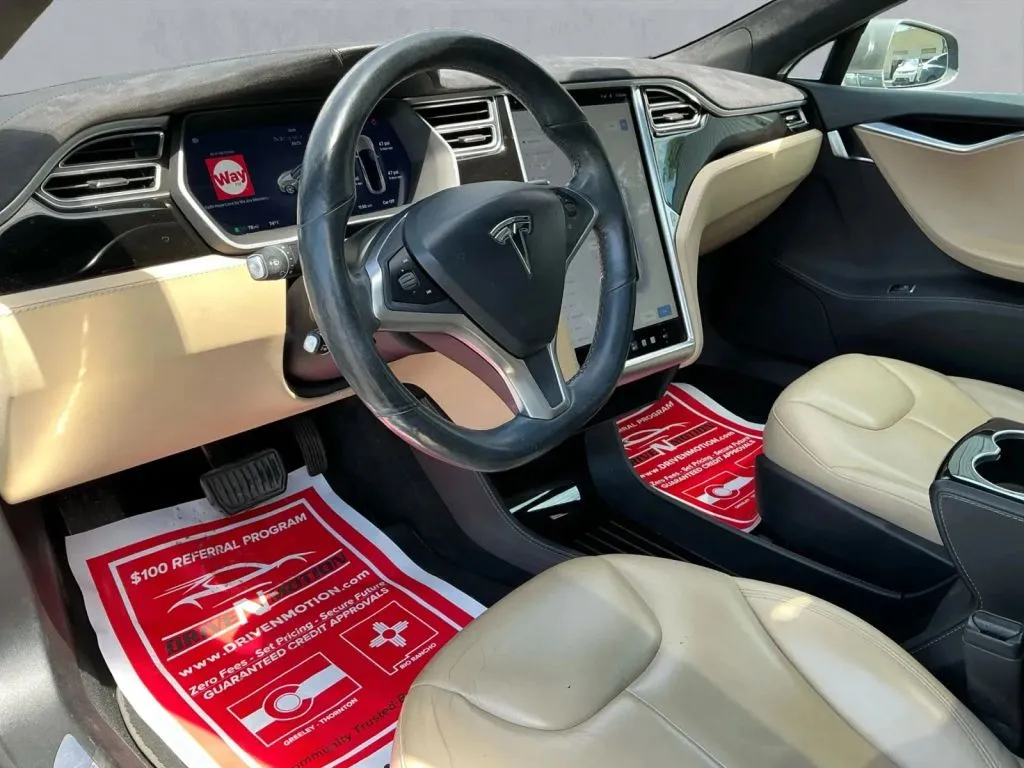 Tesla Model S photo 14