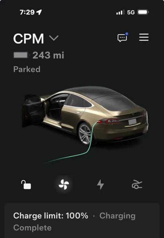 Tesla Model S photo 31