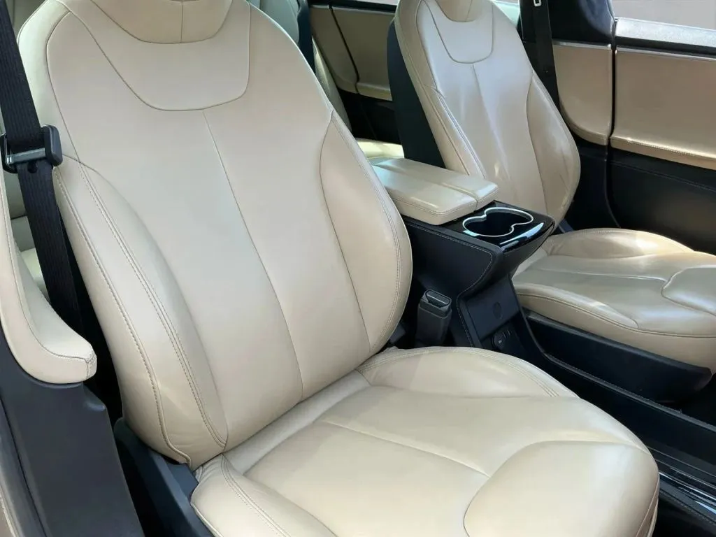 Tesla Model S photo 24