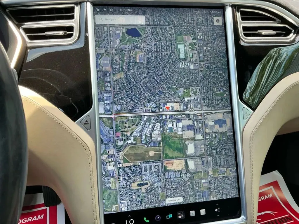 Tesla Model S photo 34