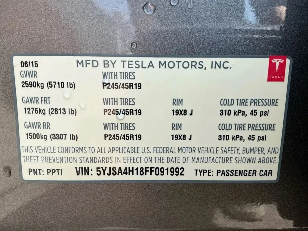 Tesla Model S photo 42