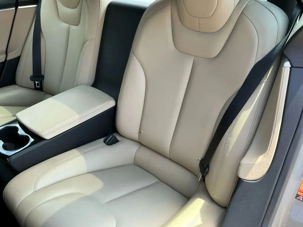 Tesla Model S photo 16