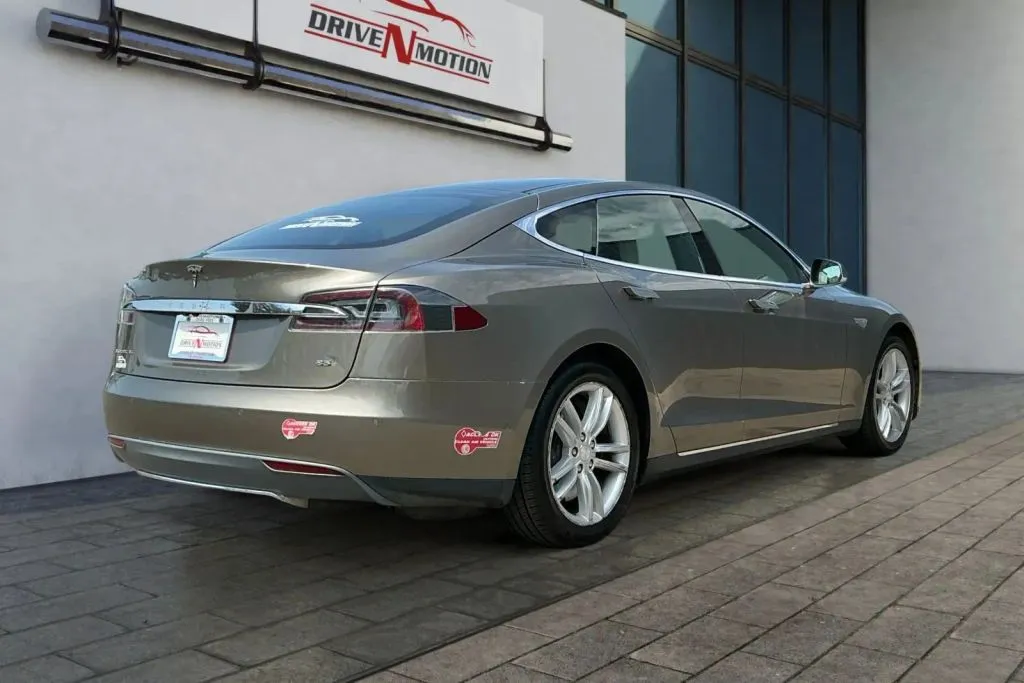 More photos of 2015 Tesla Model S 85 Sedan 4D at Drive N-Motion Thornton, CO