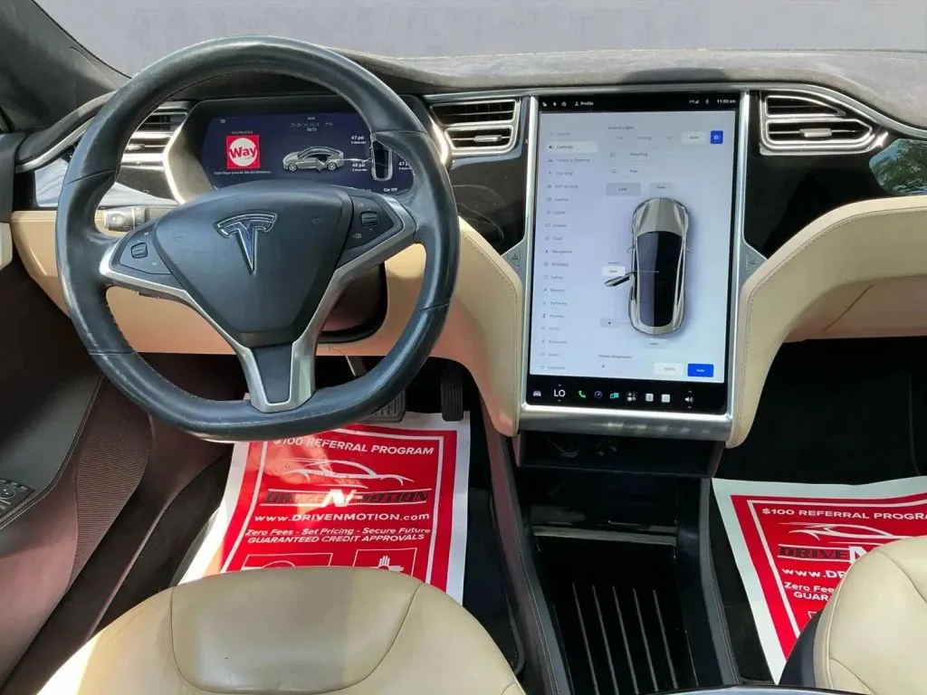 Tesla Model S photo 17