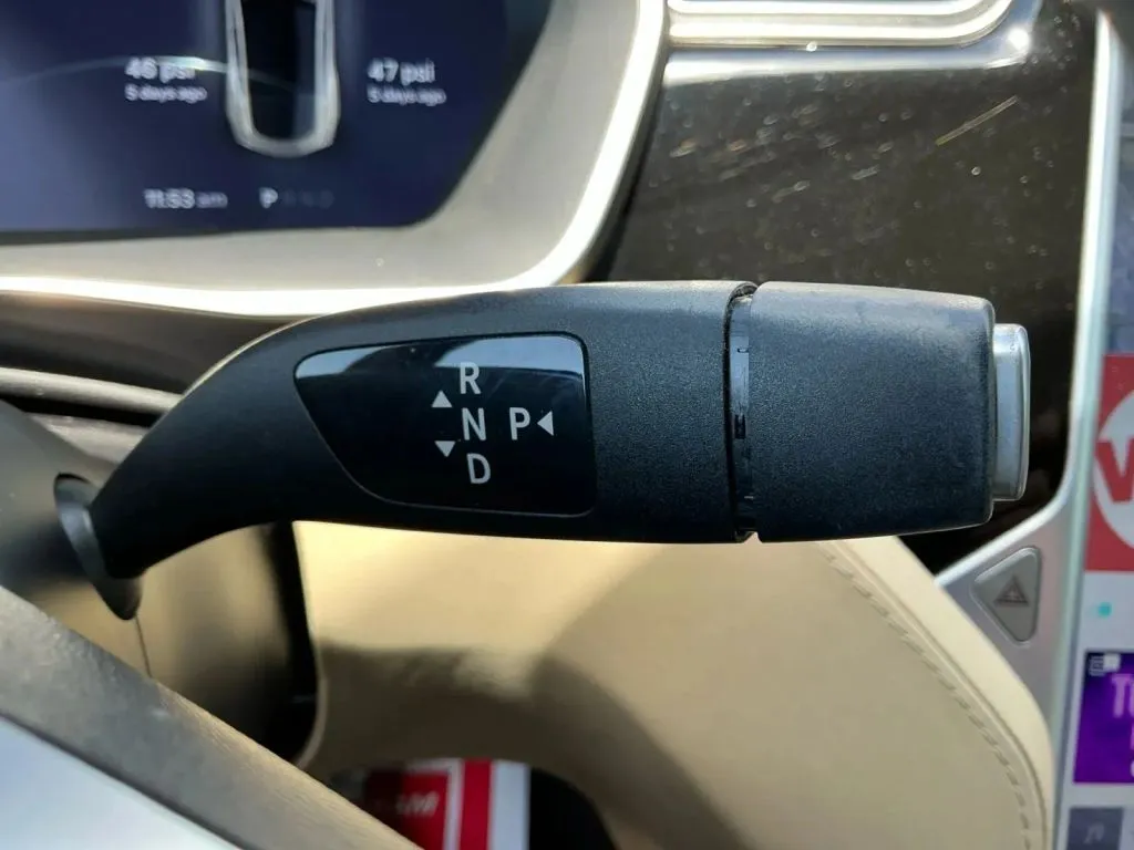 Tesla Model S photo 38