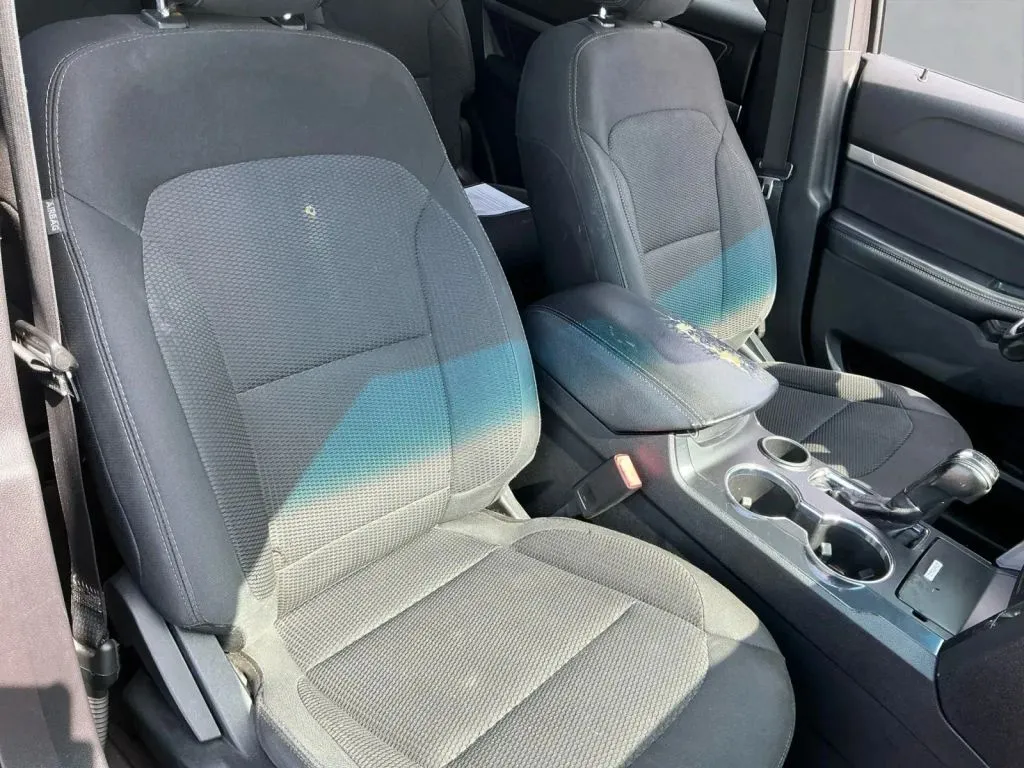 Ford Explorer photo 23