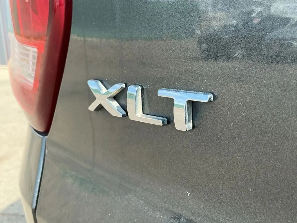 Ford Explorer photo 19