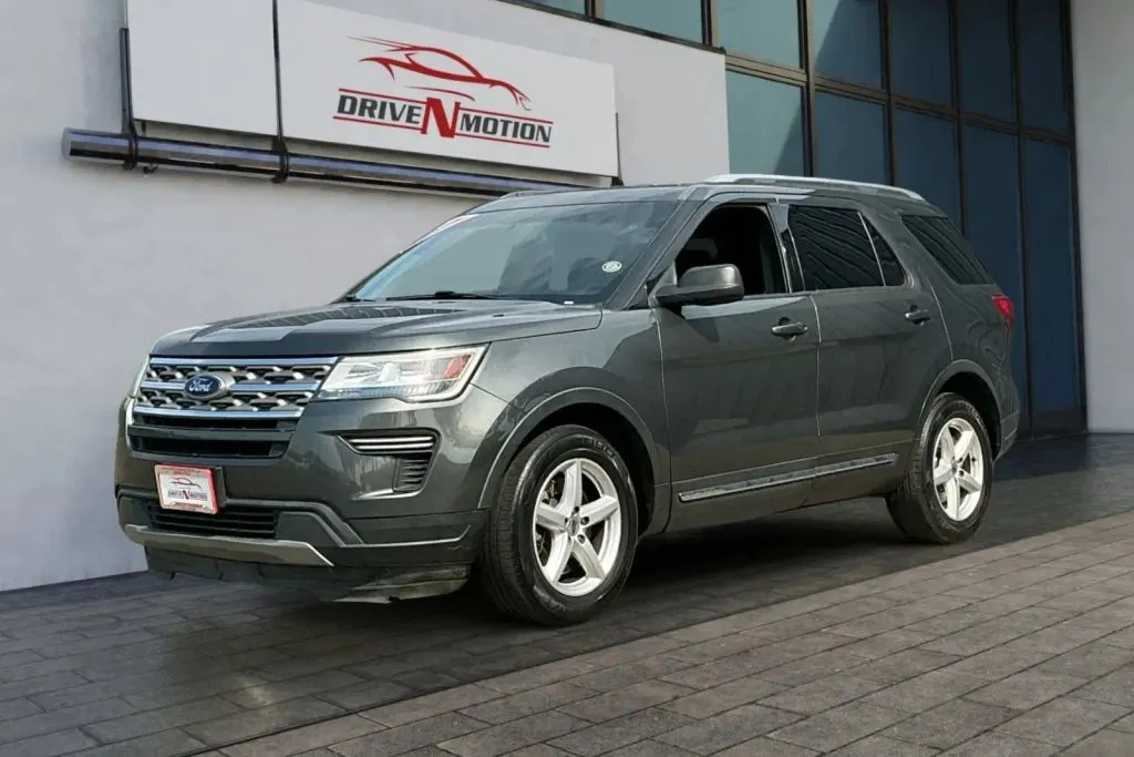 Ford Explorer photo 7
