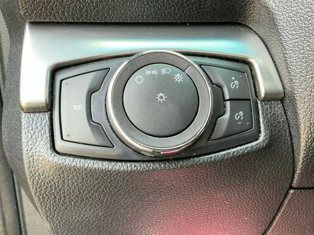Ford Explorer photo 35