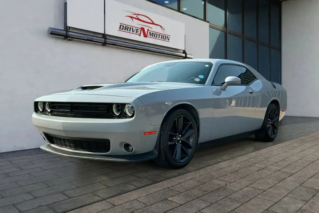 Dodge Challenger photo 7