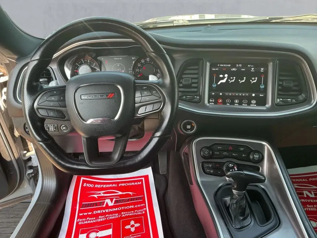 Dodge Challenger photo 15