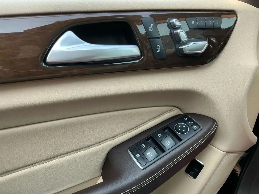 Mercedes-Benz GLE photo 11