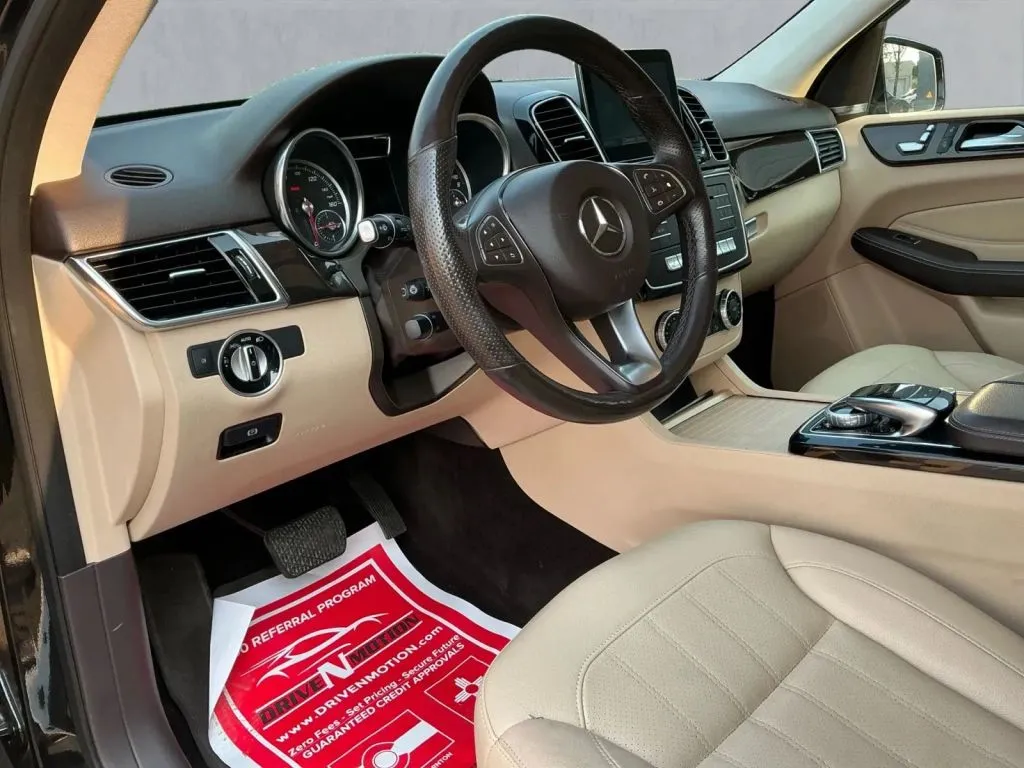 Mercedes-Benz GLE photo 13