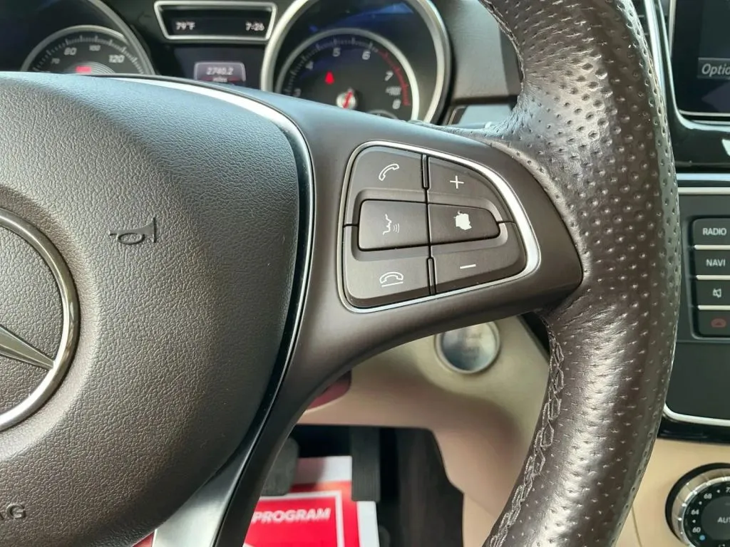 Mercedes-Benz GLE photo 29