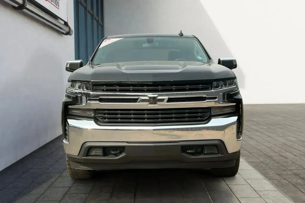 Chevrolet Silverado photo 8