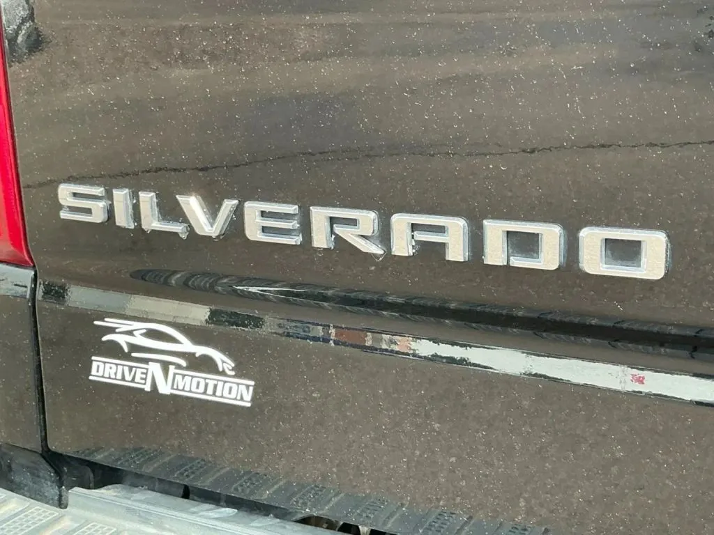 Chevrolet Silverado photo 18