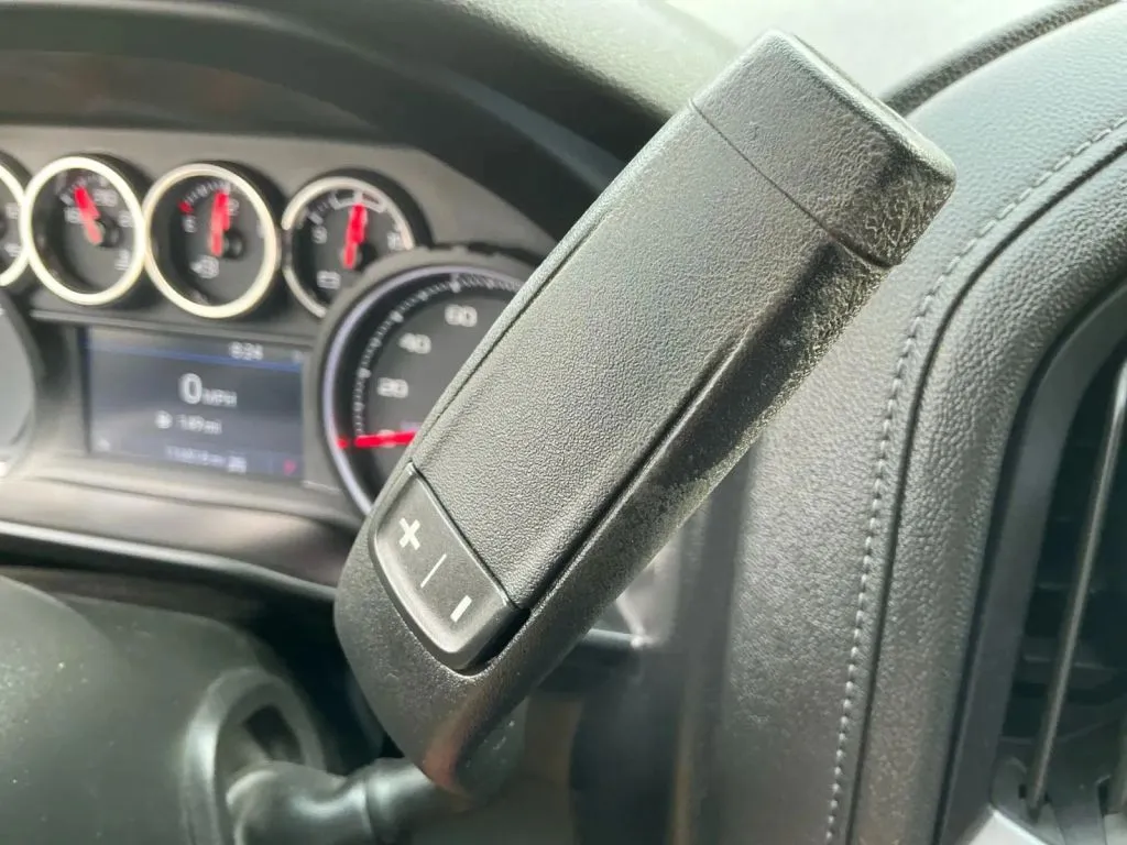 Chevrolet Silverado photo 31