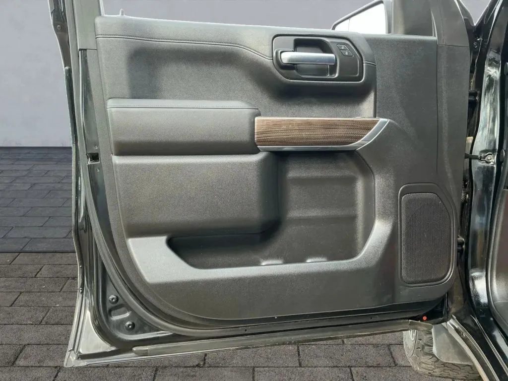 Chevrolet Silverado photo 10