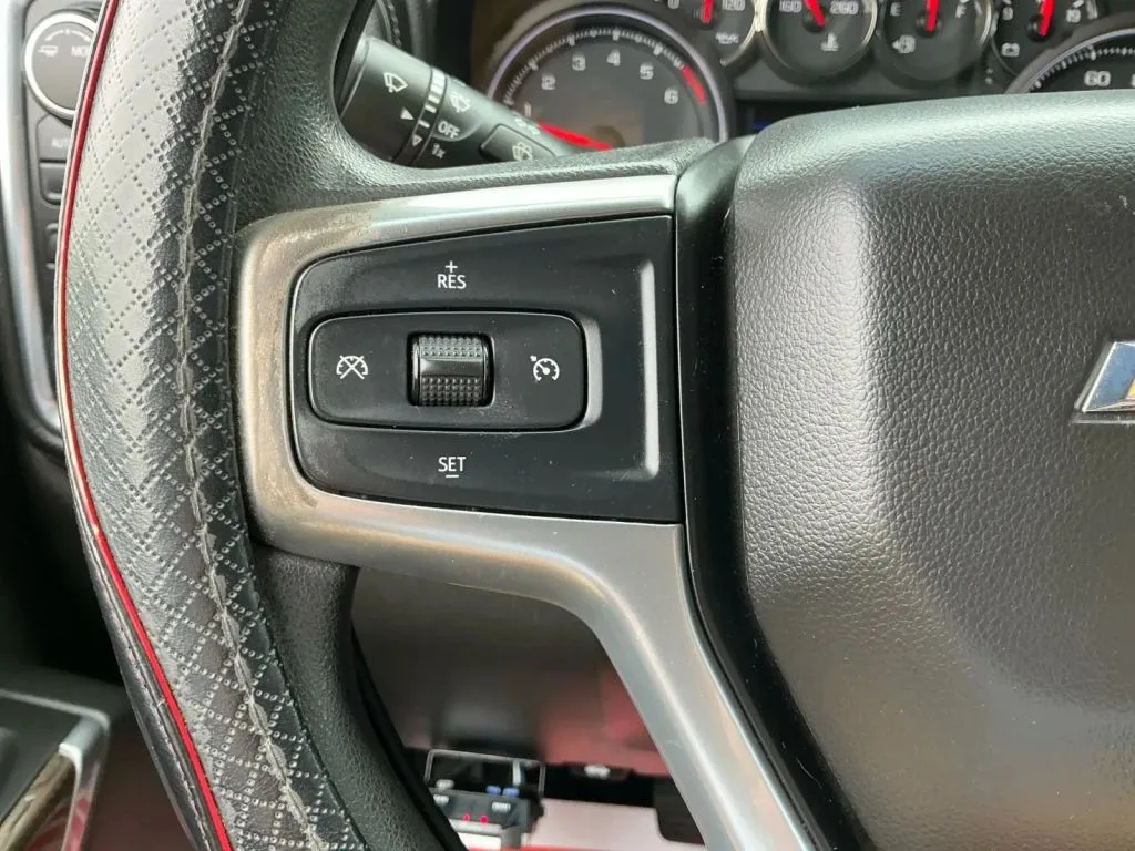 Chevrolet Silverado photo 26