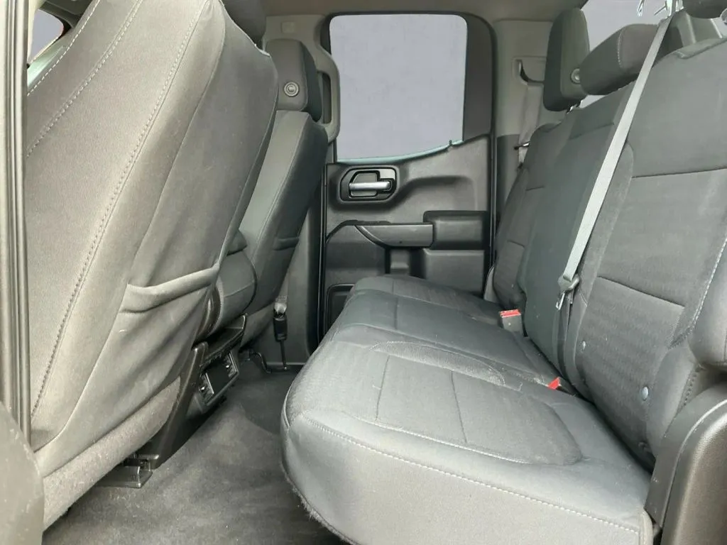 Chevrolet Silverado photo 14