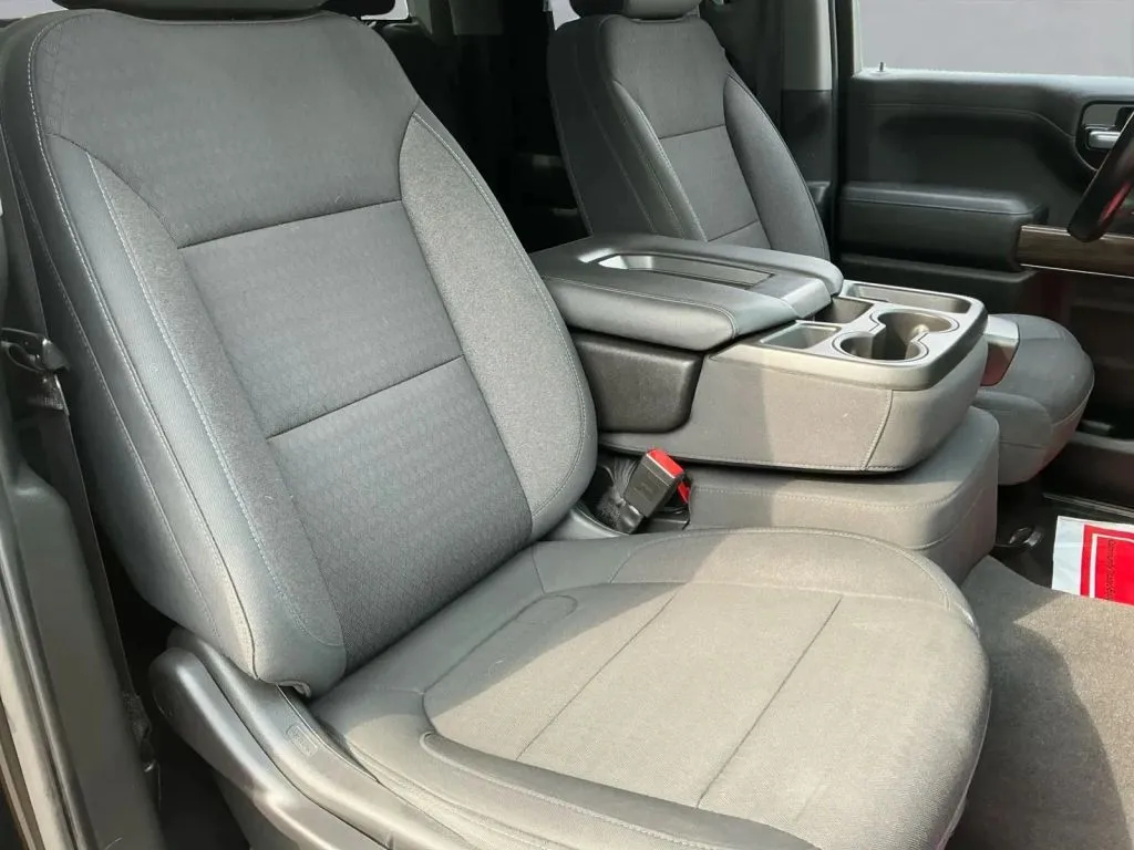 Chevrolet Silverado photo 22