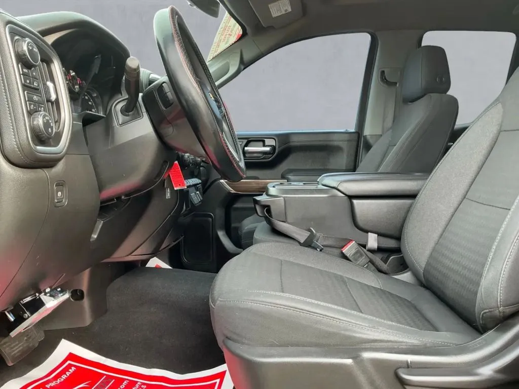 Chevrolet Silverado photo 12
