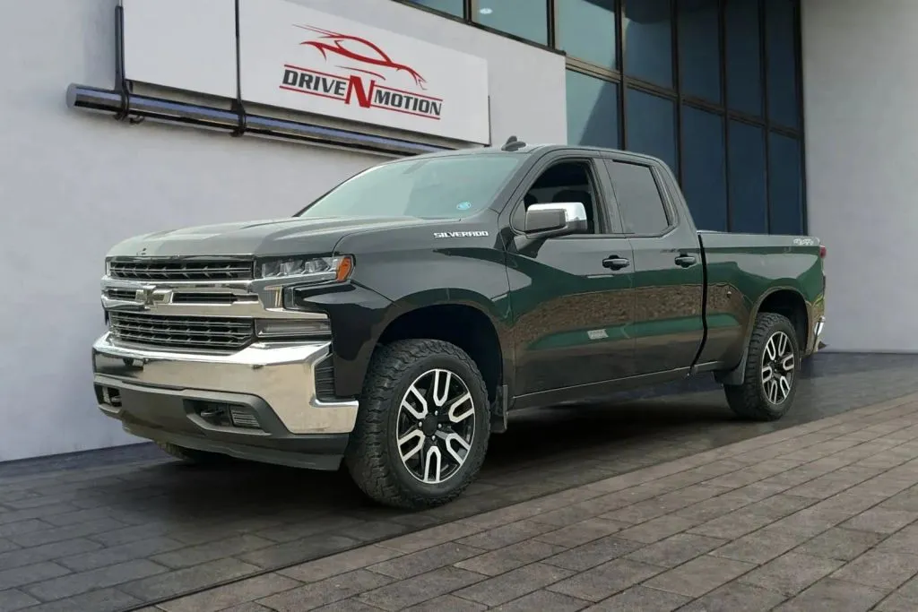 Chevrolet Silverado photo 7