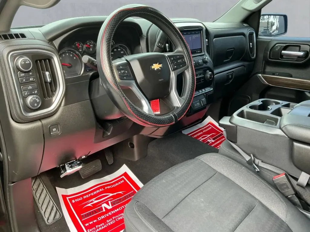 Chevrolet Silverado photo 13