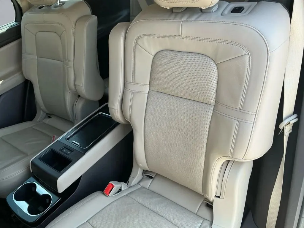 Lincoln Aviator photo 15