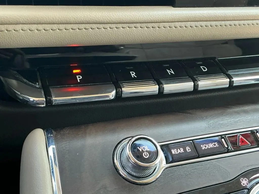 Lincoln Aviator photo 35