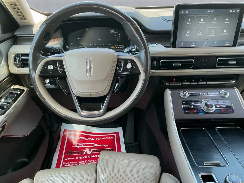 Lincoln Aviator photo 16
