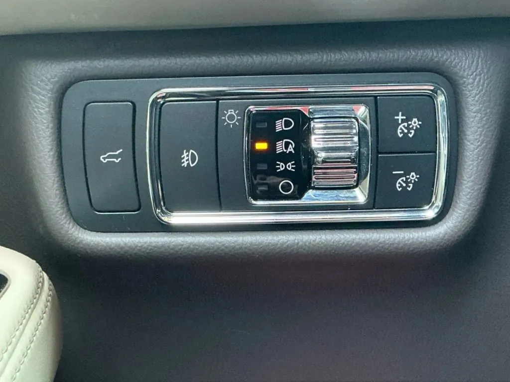 Lincoln Aviator photo 37