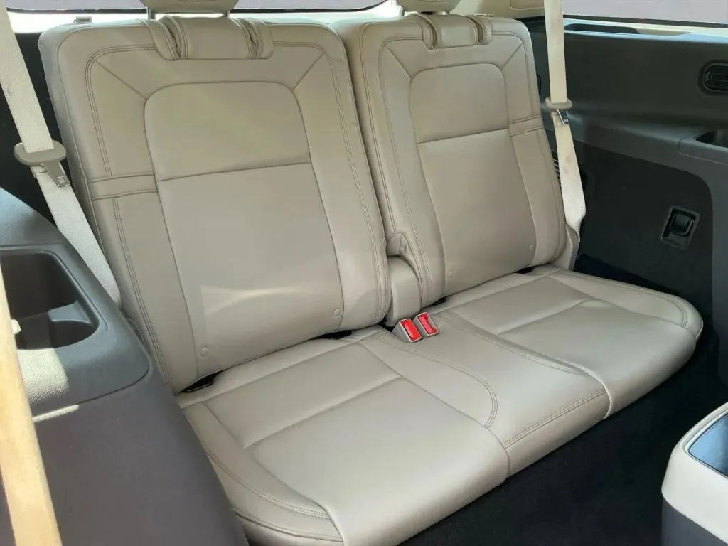 Lincoln Aviator photo 17