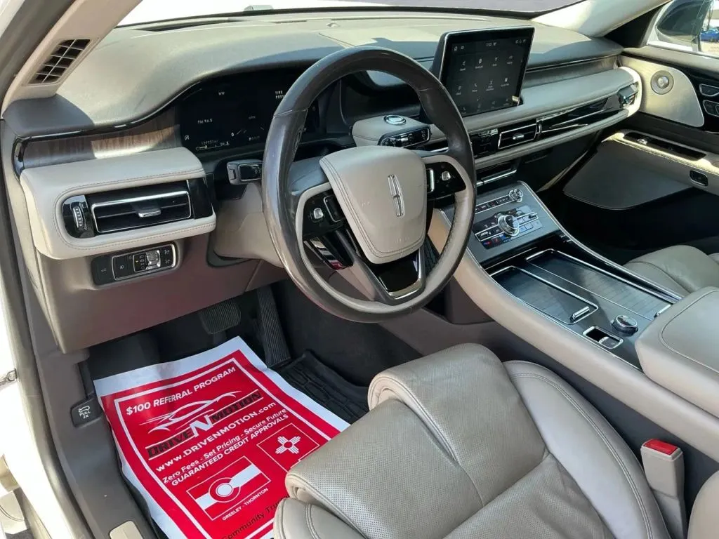 Lincoln Aviator photo 13