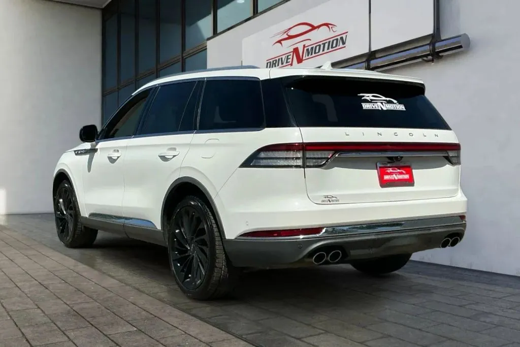 Lincoln Aviator photo 6