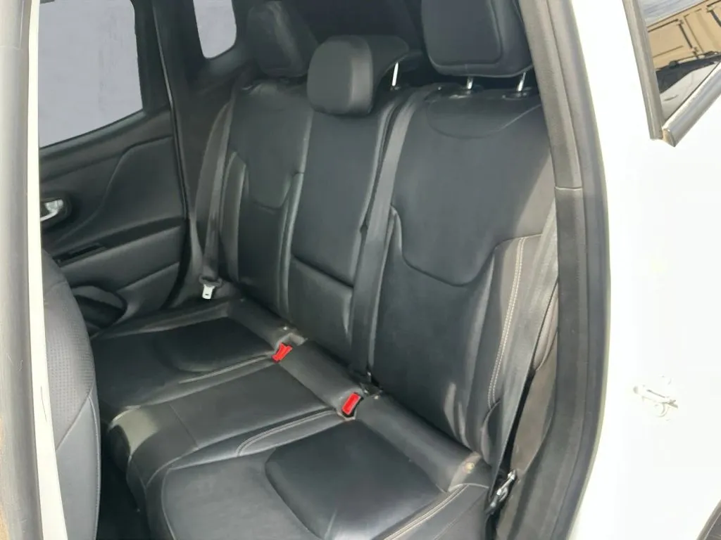Jeep Renegade photo 13