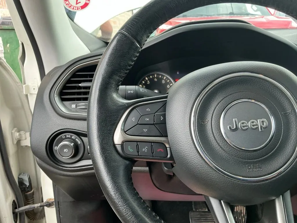 Jeep Renegade photo 25