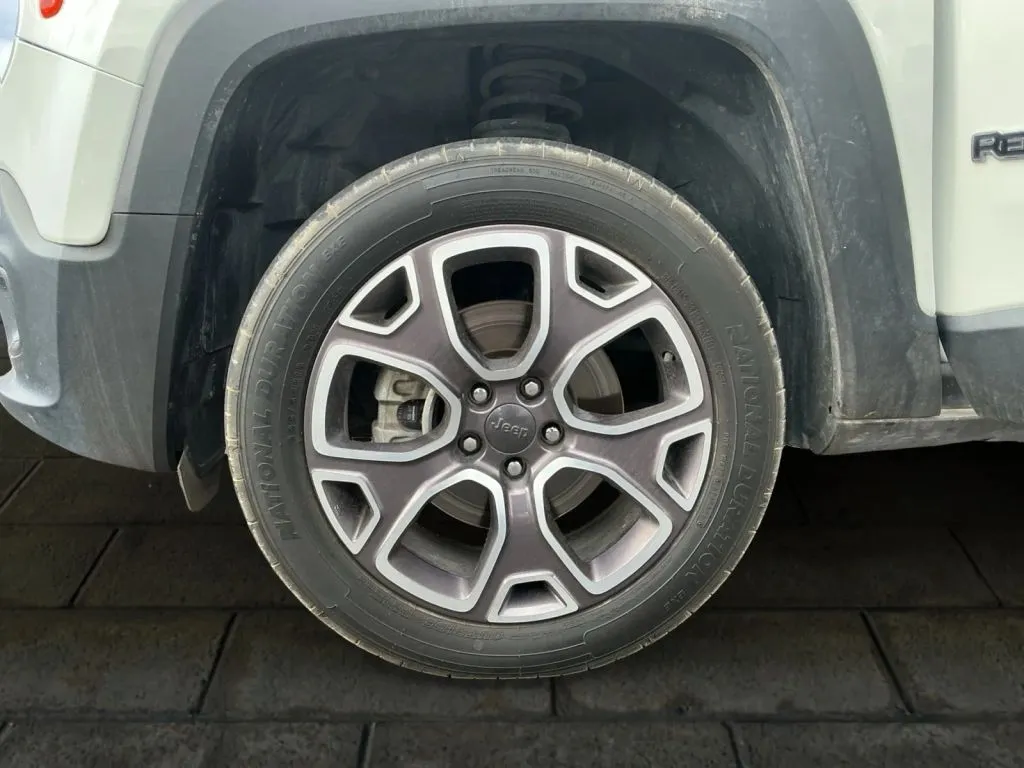 Jeep Renegade photo 22