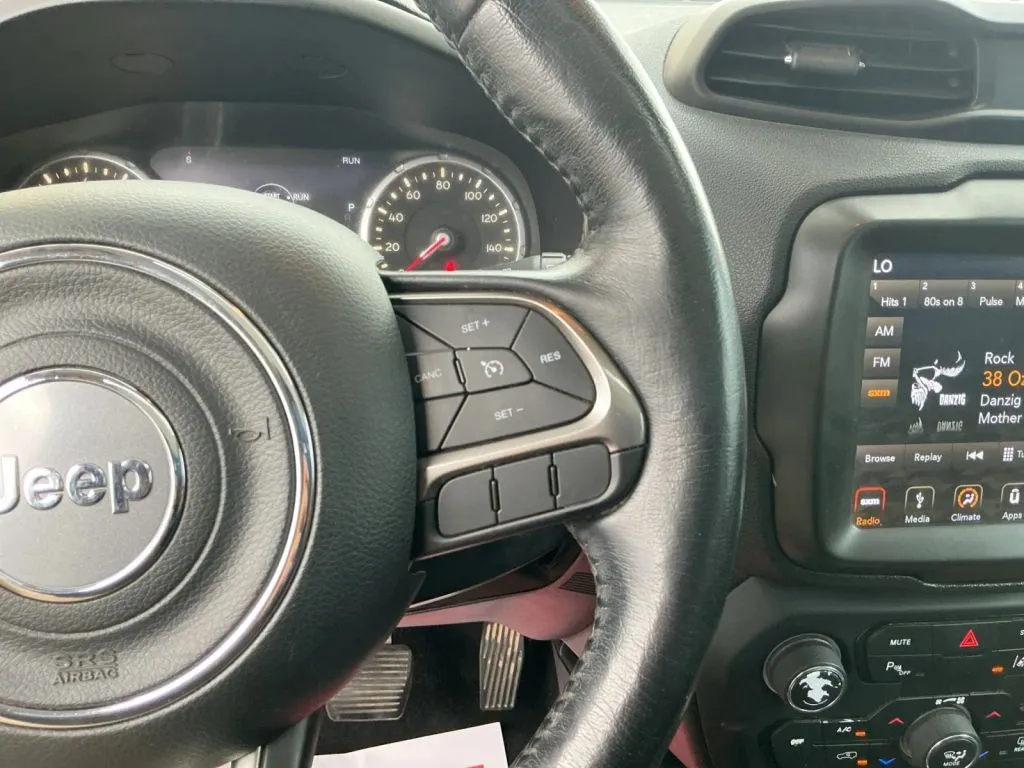 Jeep Renegade photo 26
