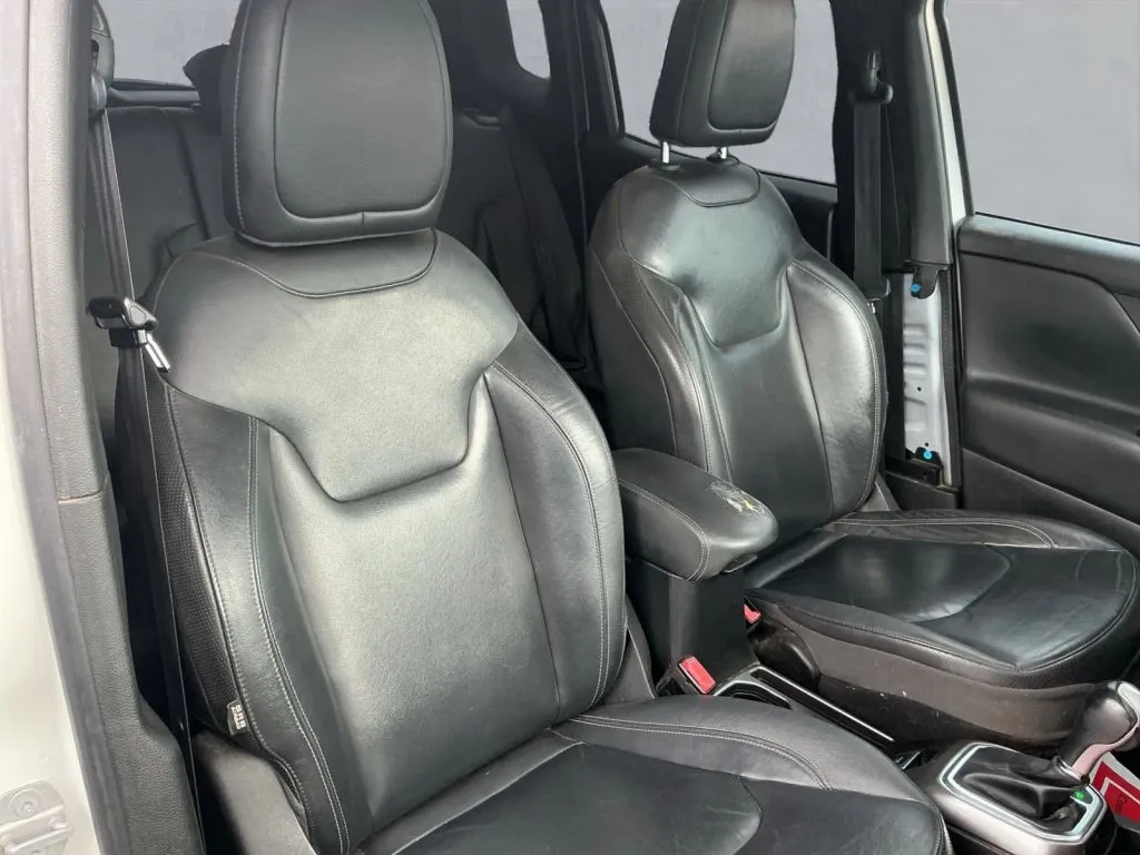 Jeep Renegade photo 20