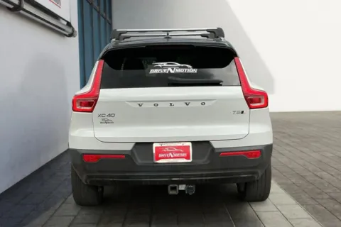 More photos of 2022 Volvo XC40 T5 R-Design Sport Utility 4D at Drive N-Motion Thornton, CO
