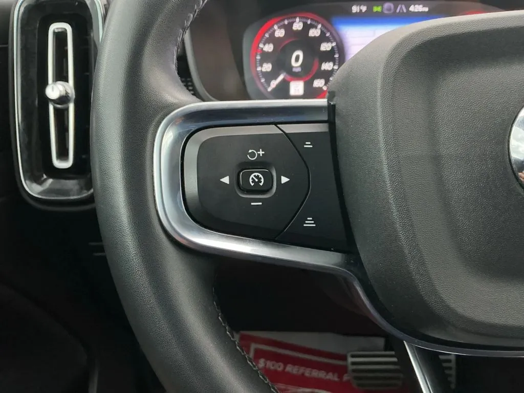 Volvo XC40 photo 27