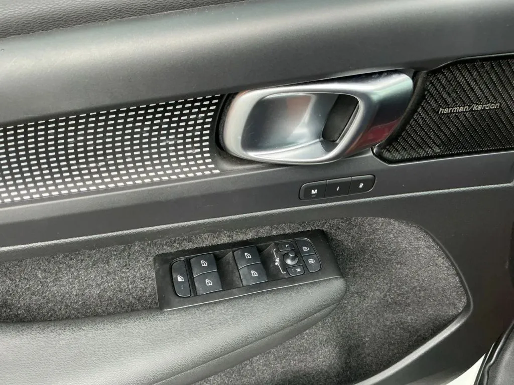 Volvo XC40 photo 11