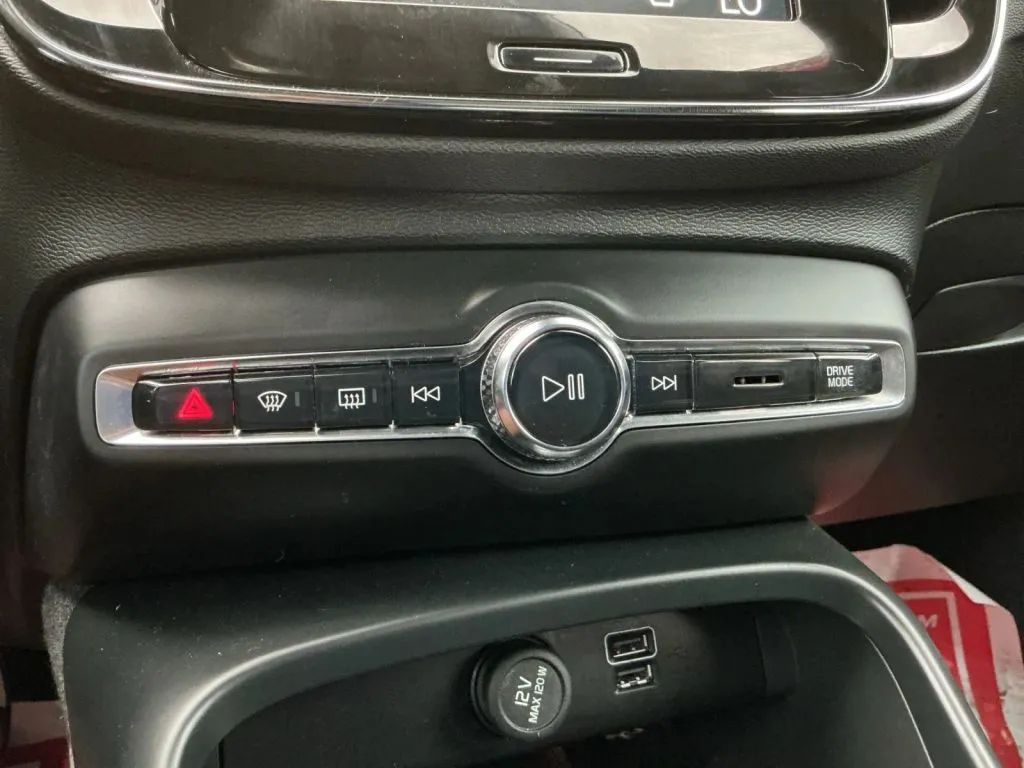 Volvo XC40 photo 33