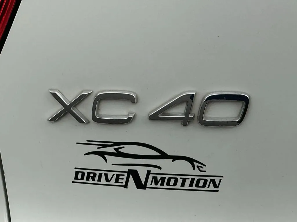 Volvo XC40 photo 18