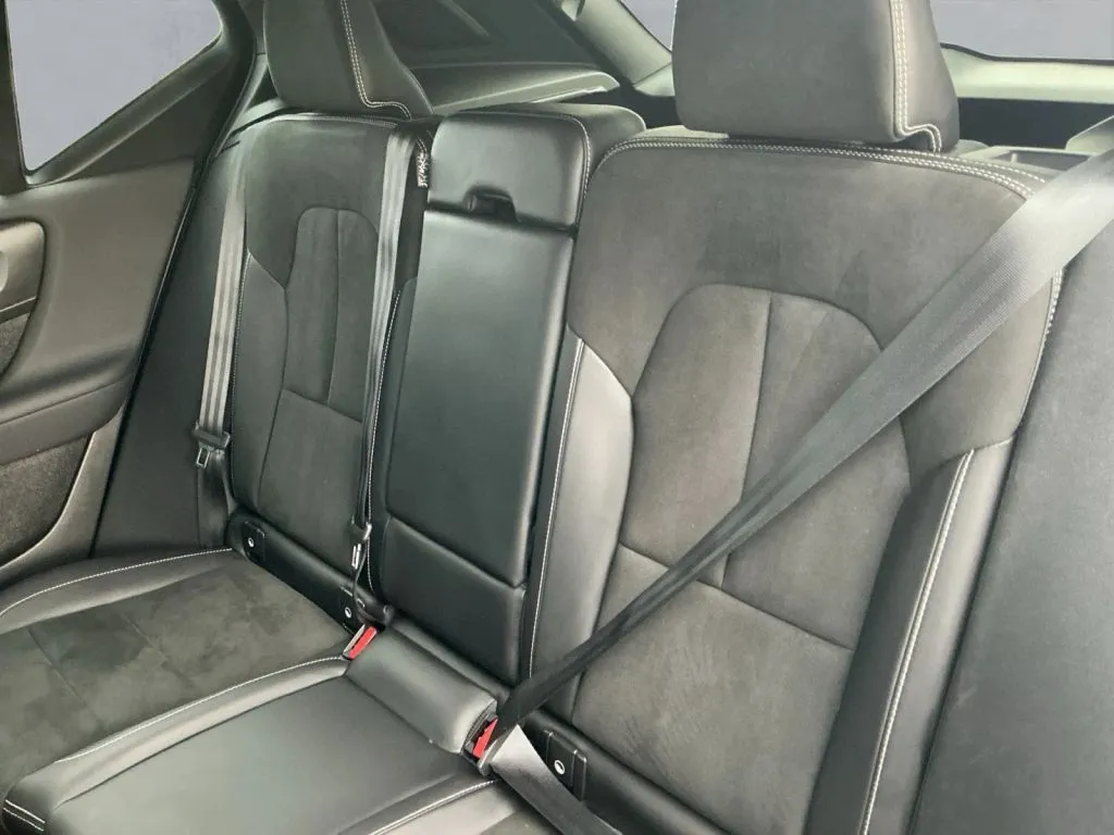 Volvo XC40 photo 15