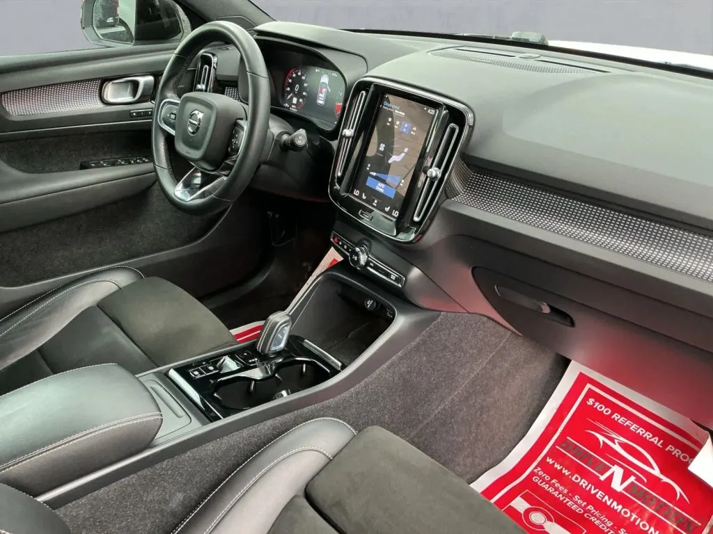 Volvo XC40 photo 20